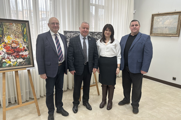 Искусство объединяет: Мариупольскому музею передали картины итальянских художников