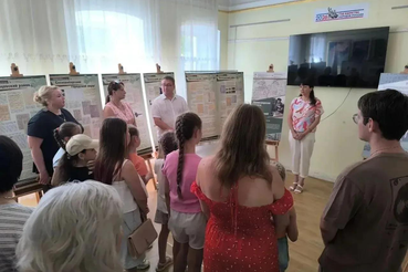 История, которая отзывается в сердце: в Запорожской области открылась выставка архивных документов из Ленобласти