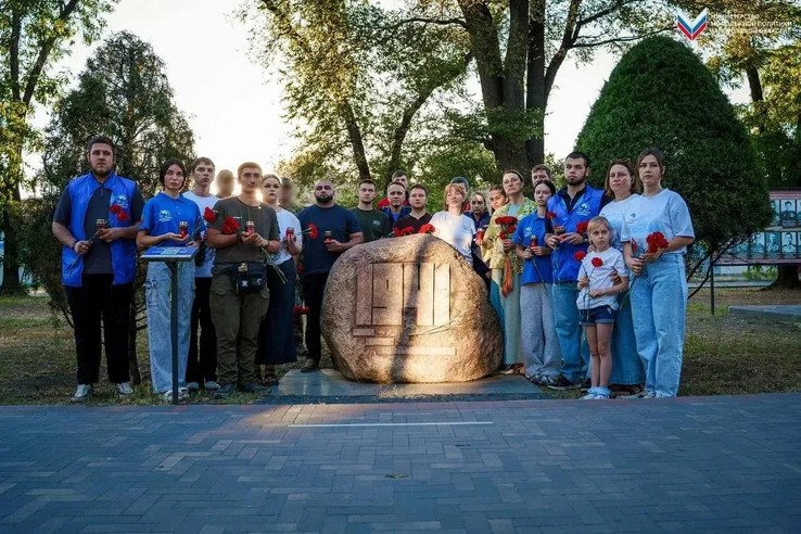 Свеча памяти: сотрудники Представительства Ленобласти в ДНР приняли участие в международной акции в Мелитополе
