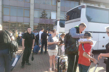 Дети из городского округа Енакиево отправились на отдых в Ленинградскую область