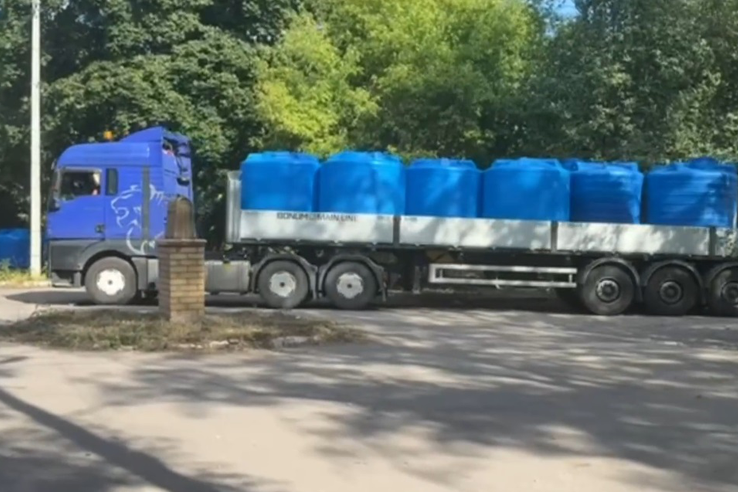 Сегодня в городской округ Енакиево поступила очередная партия гуманитарной помощи от региона-шефа Ленинградской области