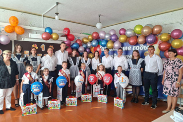 Подарки первоклассникам Енакиево ко Дню знаний