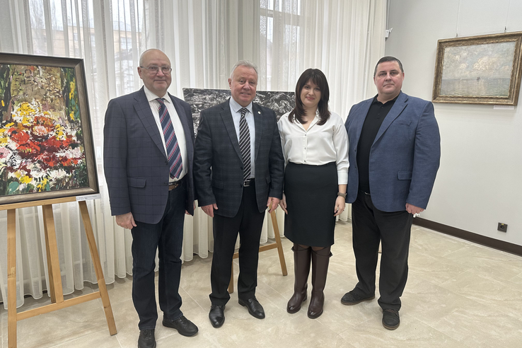 Искусство объединяет: Мариупольскому музею передали картины итальянских художников